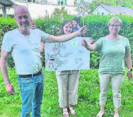 Gemeinderat Hanspeter Brunner, Projektleiterin Valentina Gagg, Vizeammann Gertrud Jost (v.l.). (Bild: zVg.)
