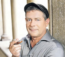 Der Mundharmonika-Virtuose Michael Hirte tritt am 19. Dezember im Gemeindesaal Buchs auf. (Bild: zVg.)