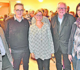 Der Rat freut sich, alle Traktanden durchgebracht zu haben: Uwe Essinger, Vizeammann Jost Waldispühl, Irene Bärtschi (Gemeindeammann), Markus Goldenberger und Livia Hofmeier v. l. Bilder: aw.)