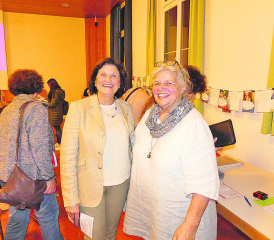 Zufriedene Gastgeberinnen: (v.li) Iris Bichsel von der Gemeinnützigen Gesellschaft Aargau und Silvia Glauser vom Verein Spielgruppen Aargau. (Bild: zVg)