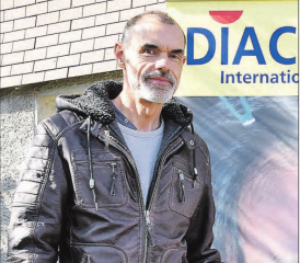 «Diaconia – Internationale Hilfe» in Beinwil am See: Der stellvertretende Geschäftsführer Stephan Schneider und der Gründer und Geschäftsführer Hans-Rudolf Hintermann. (Bilder: mars.)