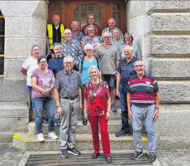 Die Männerriegler besuchten auf der Turnfahrt mit ihren Frauen die Bierbrauerei in Rheinfelden. (Bild: zVg.)