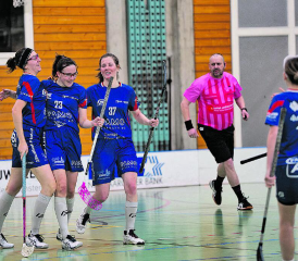 Die Spielerinnen des UHC Lok Reinach sind nun die Tabellenführerinnen. (Bild: zVg.)