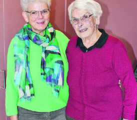 Geburtstags-Besuch: Die Jubilarin Klara Galliker mit Tochter Christine. (Bild: zVg.)