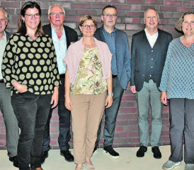 Der Hirschthaler Gemeinderat, wie er sich den Einwohnern präsentiert: Uwe Essinger, Livia Hofmeier, Markus Goldenberger, Irene Bärtschi (Gemeindeammann), Jost Waldipühl (Vizeammann), Alfred Müller (Gemeindeschreiber) und Susanna Götti (Leiterin Finanzen). (Bild: aw.)