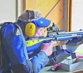 Peter Haltiner schnappte sich am Firmen- und Volksschiessen in Teufenthal den Einzelsieg. (Bilder: wr)
