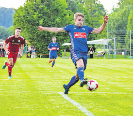 Machtdemonstration zum Abschied: Der FC Beinwil am See, hier Bruno Merz, mit einem deutlichen 5:1-Heimsieg gegen Zofingen. (Bild: fotojaus.ch)