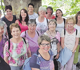 Unter einem prächtigen Baum an der Sihl: Zum Abschluss gab es noch das obligatorische Gruppenfoto. (Bild: zVg.)