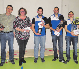 Die Geehrten für langjährige Ausübung eines Amtes: (v.li.) Paul Voramwald, Christine Haller, Thomas Frei, Joël Kolly und Anja Kolly. (Bild: zV.g)