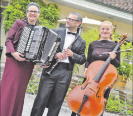 Am Neujahrstag in der Kirche Reinach: Das Trio La Jalousie mit Sabine Bachmann-Frey, Sven Bachmann und Martina Brodbeck. (v.l.) (Bild: zVg.)