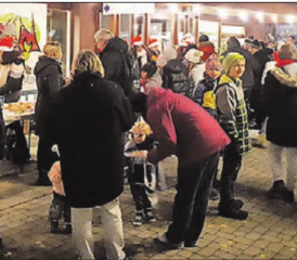 Feierliche Stimmung: Jugendkommission, die Jugendarbeit und das Schülerparlament präsentierten ihr Adventsfenster. (Bild: zVg.)
