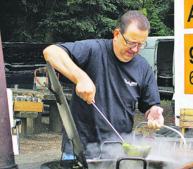 «Suppe mit Spatz», nach Hause geliefert von der MGG. Die Umgebung wird dieses Jahr eine andere sein, doch der Inhalt ist derselbe. (Bild: zVg.)
