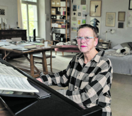 Komponieren ist ihre Leidenschaft: Esther Roth wird erneut vom Aargauer Kuratorium gefördert. (Bilder: Brigitt Lattmann)