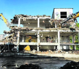 Noch ist das Gebäude zu erkennen, doch dieser besondere Einblick macht dem einen oder anderen das Herz schwer.