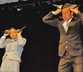 Treffende Sprüche, Weisheiten und Ansichten: Das Duo Schön und Gut gastierte mit seinem Programm «Aller Tage Abend» im Forum Seon. (Bilder: hh.)