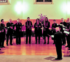 Widmet sich mit Begeisterung ausschliesslich der Aufführung gregorianischer Gesänge, Schola Cantorum Vocetia unter der Leitung von Bernhard Hangartner. (Bild: dr.)
