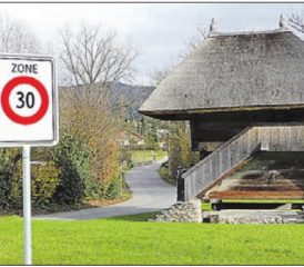 Die 30er-Zone hat Gültigkeit: Noch wird im Gebiet Obersteg zu schnell gefahren. Der Gemeinderat will die Situation analysieren und die Einführung von weiteren Tempo-30-Zonen weiterverfolgen. (Bild: moha. )