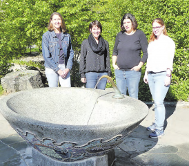 Sie zeichnen sich verantwortlich für die interne Schulevaluation: (v.li) Nicole Marty, Klassenlehrperson Mittelstufe; Cornelia Grossniklaus, Schulleitung; Laura Vogt, Präsidentin Schulpflege und Lara Steinmann, Klassenlehrperson Unterstufe. (Bild: moha.)