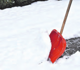Wenn der Schnee kommt, sorgen meist Werkdienstmitarbeitende für sichere Strassen und Wege. (Symbolbild: Pixabay)