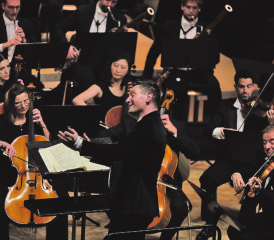 Maurice Steger und das argovia philharmonic machten die Epoche des Sturm und Drang nicht nur hörbar. Sie begeisterten das Publikum im fast ausverkauften Löwensaal. (Bild: Simon Müller/argovia philharmonic)