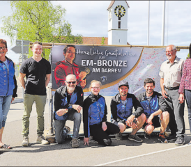 Freundlicher Empfang im kleinen Rahmen: Christian Baumann (2. von links) zusammen mit TV-Lüpu-Vorstandsmitgliedern und den beiden Gemeinderäten Rudolf Sturzenegger und Eva Hammesfahr Vercelli ganz rechts.