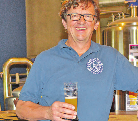 Brauer Fritz Züger freut sich auf den Anstich des Weihnachtsbieres am 24. Dezember in der «BrauGarage». (Bild: wr)