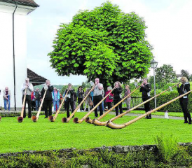 Die Musikerinnen und Musiker konnten die Besucher der Firobe Chile mit ihren gekonnt gespielten Klängen in die Welt der Berge und Seen versetzen. (Bild: zVg.)