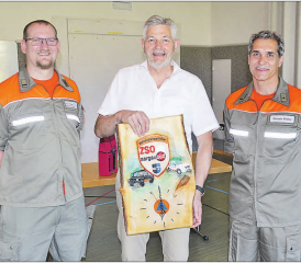 Übergabe vollzogen: Der abtretende stellvertretende Komandant der ZSO, Joe Habermacher in der Mitte, wird flankiert von seinem Nachfolger Tobias Kehrer (l.) und ZSO-Kommandant Gregor Müller. (Bilder: P.Te)
