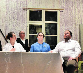 Todsicheres Theatervergnügen: Die Theatergruppe Birrwil präsentiert an insgesamt drei Vorstellungen die Krimi-Komödie «Das indische Tuch». (Bild: hg.)