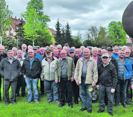 Kunstvolles Foto: Der «Seener Männerstamm» entdeckt den Schweizer Künstler Jean Tinguely für sich. (Bild: zVg.)