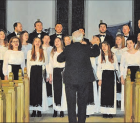 Voller Leidenschaft und Temperament: Die Cantores Amicitiae aus Iasi touren mit ihren Weihnachtsliedern wieder durch die Schweiz. (Bild: Archiv st.)