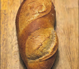 Das Pfünderli – eine knusprige Rinde, ein weicher Kern und ein überwältigender Geschmack! Das Pfünderli ist eine der beliebtesten Brotsorten von Herr und Frau Schweizer. (Bild: zVg. Bäckerei Sollberger)