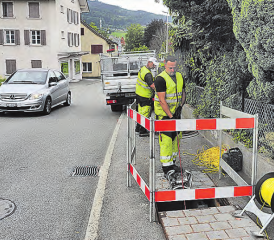Swisscom Glasfasertechnologie auch für Reinach: Wie hier im Neudorf werden auch in Birrwil und Beinwil am See neue Kabel eingezogen, welche Internetgeschwindigkeiten von bis zu 500Mbit/s ermöglichen. (Bild: msu.)
