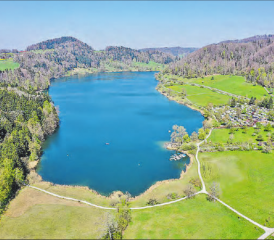 Der Türlersee ist ein schönes Wanderziel. (Bild: Adrian Michael, wikimedia)