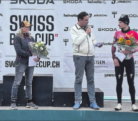 Kathrin Stirnemann und Joris Ryf − hier im Interview mit Gemeindeammann Andreas Fetscher − gewannen an einem Tag je eine WM-Silbermedaille. (Bild: zVg.)