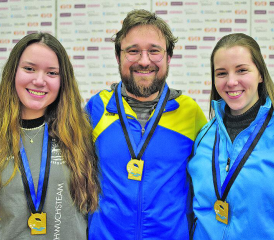 Die überlegenen Sieger in den drei Hauptkategorien Gewehr 10 m: (von links) Fiona Kitanovic (U21), Andrea Rossi (Elite Männer) und Selina Koch (Seon, Elite Frauen). (Bild: wr.)