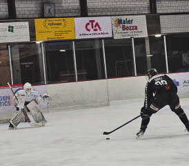 Red Lions Stürmer Marc Sahli unterwegs zum Ehrentreffer. (Bild: Roland Jaus)