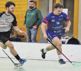 Lok-Stürmer Dimitri Lüscher (rechts) traf zum klaren 8:0-Schlussstand. (Bild: Otto Lüscher)