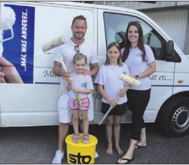 Das kleine Familienunternehmen aus Beinwil am See: Maler und Gipser Daniel Bühler mit seiner Frau und seinen Töchtern. (Bild: zVg.)