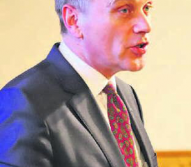 Sie referierten an der Generalversammlung der SVP Bezirk Kulm: Regierungsrat und Landammann Jean-Pierre Gallati, sowie Bezirkspräsidentin und Nationalratskandidatin Barbara Borer-Mathys. (Bilder: rc.)