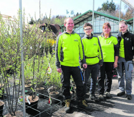 Der Frühling ist da! Marc Waser, Kundenberater für Outdoor-Pflanzen (ganz links) und das Huplant-Outdoor-Team berät Sie gerne über Heckenpflanzen und alles, was im Garten wachsen darf.