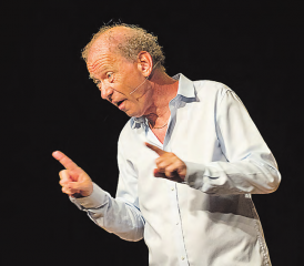 Der Wortkünstler Lorenz Keiser gastierte im Forum Seon und präsentierte ein bissiges, aufwühlendes Programm. (Bild: Josef Stocker)