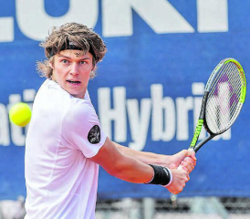 Niederlage in der 3. Interclub-Runde: Auch Teufenthals Yannik Steinegger blieb in seinem Einzel chancenlos. (Bild: Fabio Baranzini)