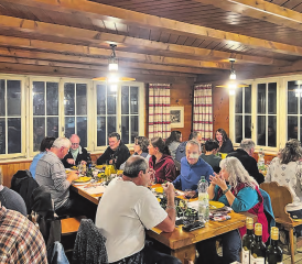Mit einem gemütlichen Raclette-Abend im urigen Soodhüsli hat der Vorstand des Natur- und Vogelschutzvereins Oberkulm (NVV) den Einsatz seiner engagierten Helferinnen und Helfer gewürdigt. (Bild: zVg.)