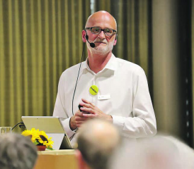 Marcel Ruf, seit 20 Jahren Gefängnisdirektor der Justizvollzugsanstalt Lenzburg, gab spannende Einblicke in «sein» Gefängnis. (Bild: rc.)