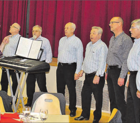 Der Männerchor Burg war für die gelungene musikalische Umrahmung des Neujahrsapéros besorgt. (Bilder: gj.)