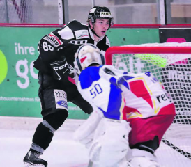 Auf der Suche nach dem Torriecher – Red Lions-Stürmer Lasse Richert ist im nächsten Heimspiel gefordert, vielleicht schon im neuen Trikot, das aber erst nächste Woche geliefert wird. (Bild: rc.)