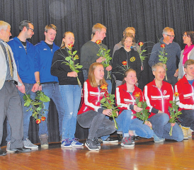Sportlerehrung in Seon: Ein Gruppenbild mit allen Geehrten. (Bilder: hh.)