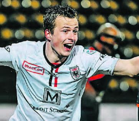 Doppelt hält besser: Innenverteidiger Léon Bergsma traf in seinem 26. Pflichtspiel erstmals für den FC Aarau. (Bild: Sarah Rölli)