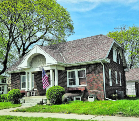 Amerikanische Flagge: Ob auf dem Balkon, im Garten oder auf dem Fensterbrett, den Nationalstolz zeigen die Amerikaner gerne. (Bilder: Noemi Nater)
